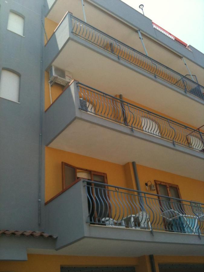 Residence La Fenice Ff Giardini Naxos Exterior foto